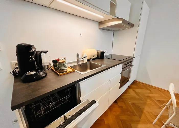 Apartment Small & Fine Near Akh
